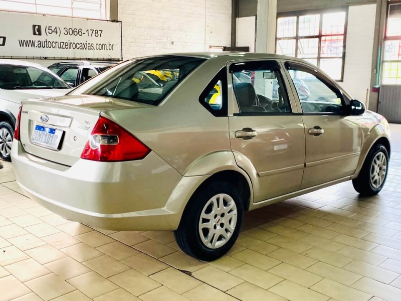 FIESTA 1.6 MPI SEDAN 8V FLEX 4P MANUAL - 2006 - CAXIAS DO SUL