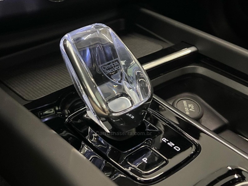 XC60 2.0 T8 ULTRA DARK AWD HÍBRIDO 4P AUTOMÁTICO - 2026 - FLORES DA CUNHA