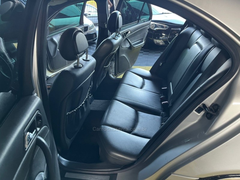 C 180 1.8 CGI CLASSIC 16V GASOLINA 4P AUTOMÁTICO - 2004 - CAXIAS DO SUL