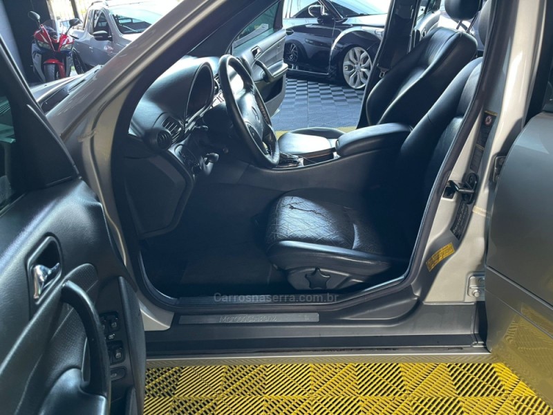 C 180 1.8 CGI CLASSIC 16V GASOLINA 4P AUTOMÁTICO - 2004 - CAXIAS DO SUL