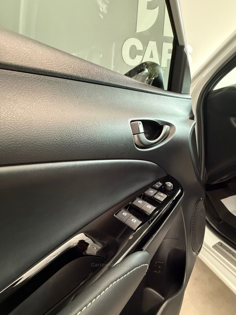 YARIS 1.5 XLS CONNECT 16V FLEX 4P AUTOMÁTICO - 2025 - LAJEADO