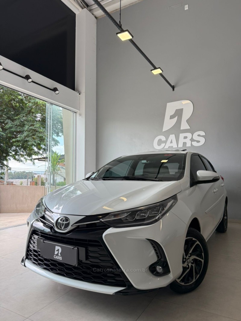 YARIS 1.5 XLS CONNECT 16V FLEX 4P AUTOMÁTICO