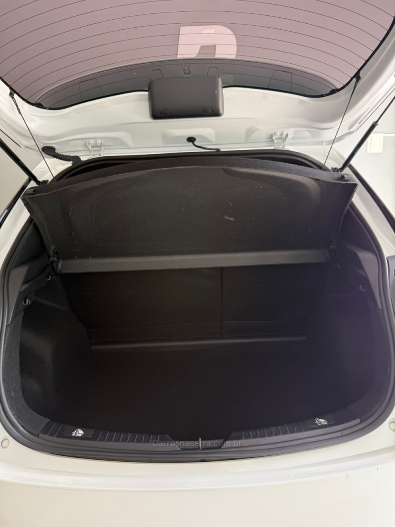 YARIS 1.5 XLS CONNECT 16V FLEX 4P AUTOMÁTICO - 2025 - LAJEADO