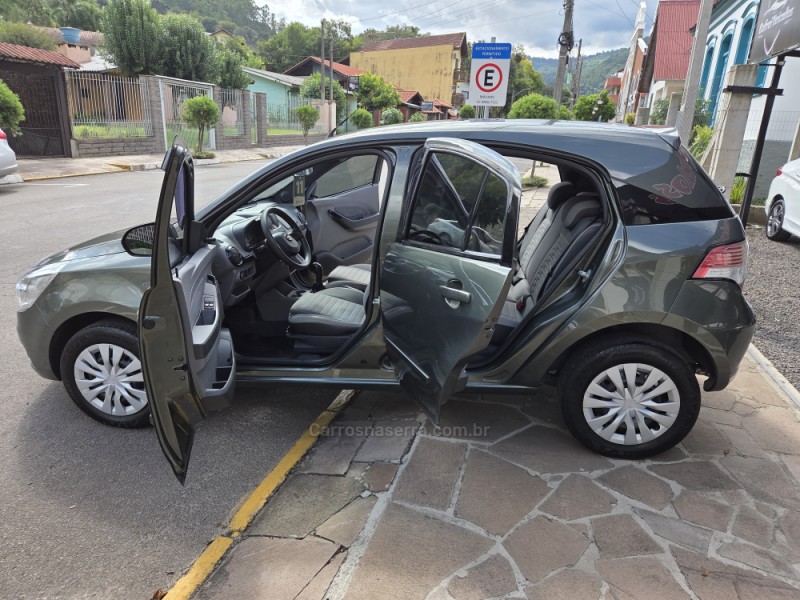 AGILE 1.4 MPFI LT 8V FLEX 4P MANUAL - 2011 - PICADA CAFé