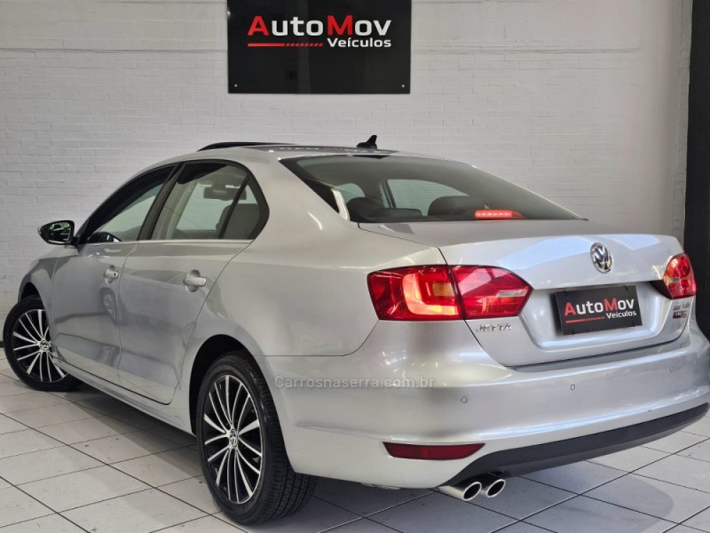 JETTA 2.0 TSI HIGHLINE 211CV GASOLINA 4P DSG - 2014 - CAXIAS DO SUL