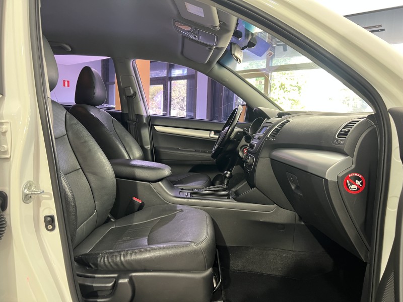 SORENTO 2.4 EX 4X2 16V GASOLINA 4P AUTOMÁTICO - 2015 - CAXIAS DO SUL