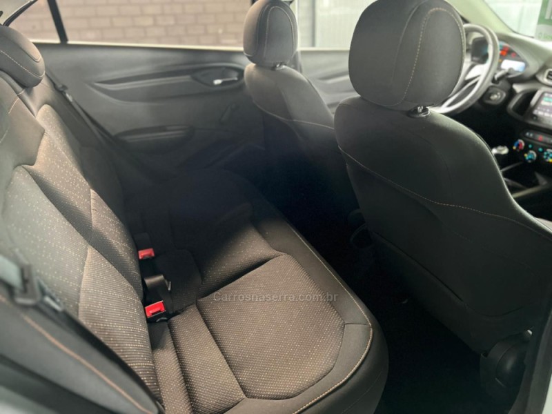 ONIX 1.4 MPFI LT 8V FLEX 4P MANUAL - 2015 - CAXIAS DO SUL