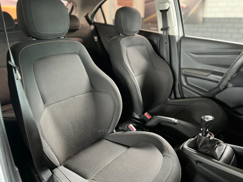 ONIX 1.4 MPFI LT 8V FLEX 4P MANUAL - 2015 - CAXIAS DO SUL