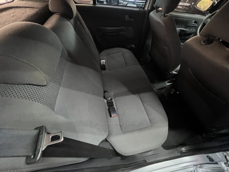 FOX 1.0 MI 8V FLEX 4P MANUAL - 2010 - CAXIAS DO SUL