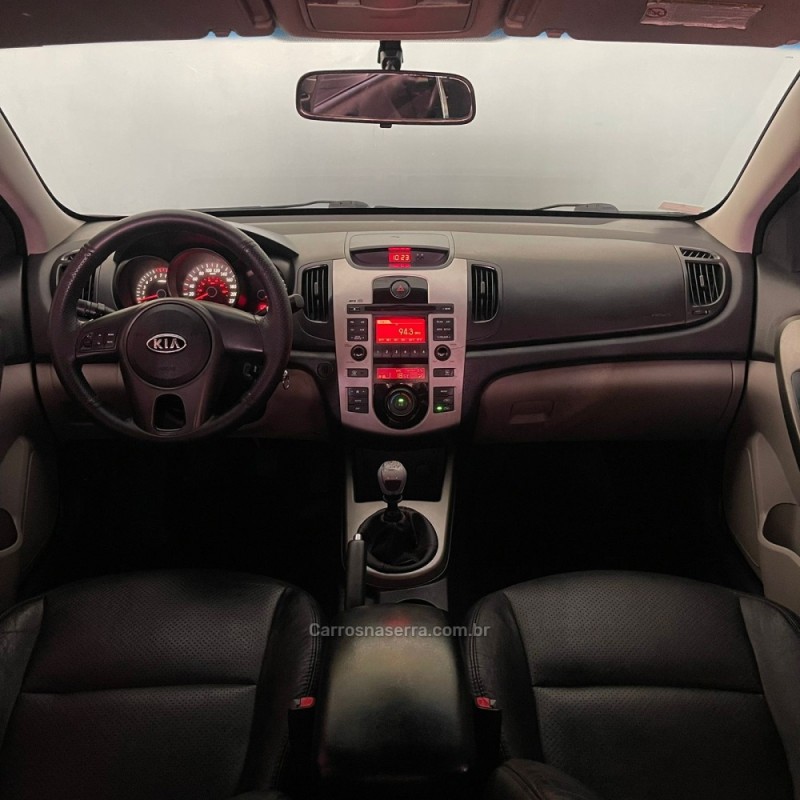 CERATO 1.6 EX SEDAN 16V GASOLINA 4P MANUAL - 2010 - PORTãO