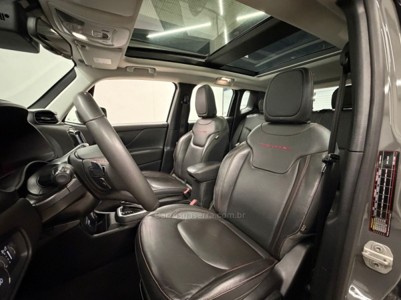 RENEGADE 1.3 TRAILHAWK T270 16V TURBO FLEX 4X4 4P AUTOMÁTICO - 2023 - CAXIAS DO SUL