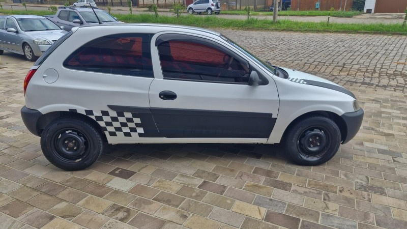 CELTA 1.0 MPFI LIFE 8V FLEX 2P MANUAL - 2005 - VACARIA