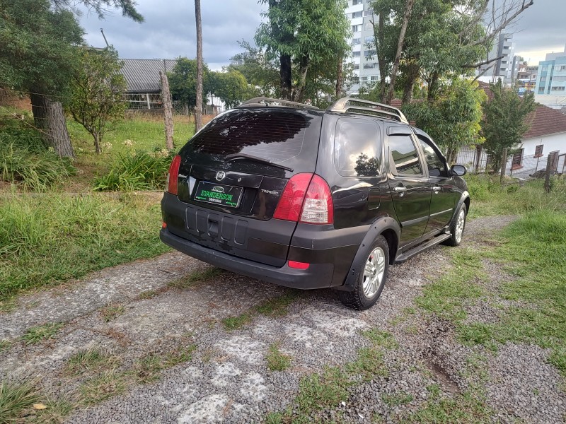 PALIO 1.8 MPI ADVENTURE WEEKEND 8V FLEX 4P MANUAL - 2005 - CAXIAS DO SUL