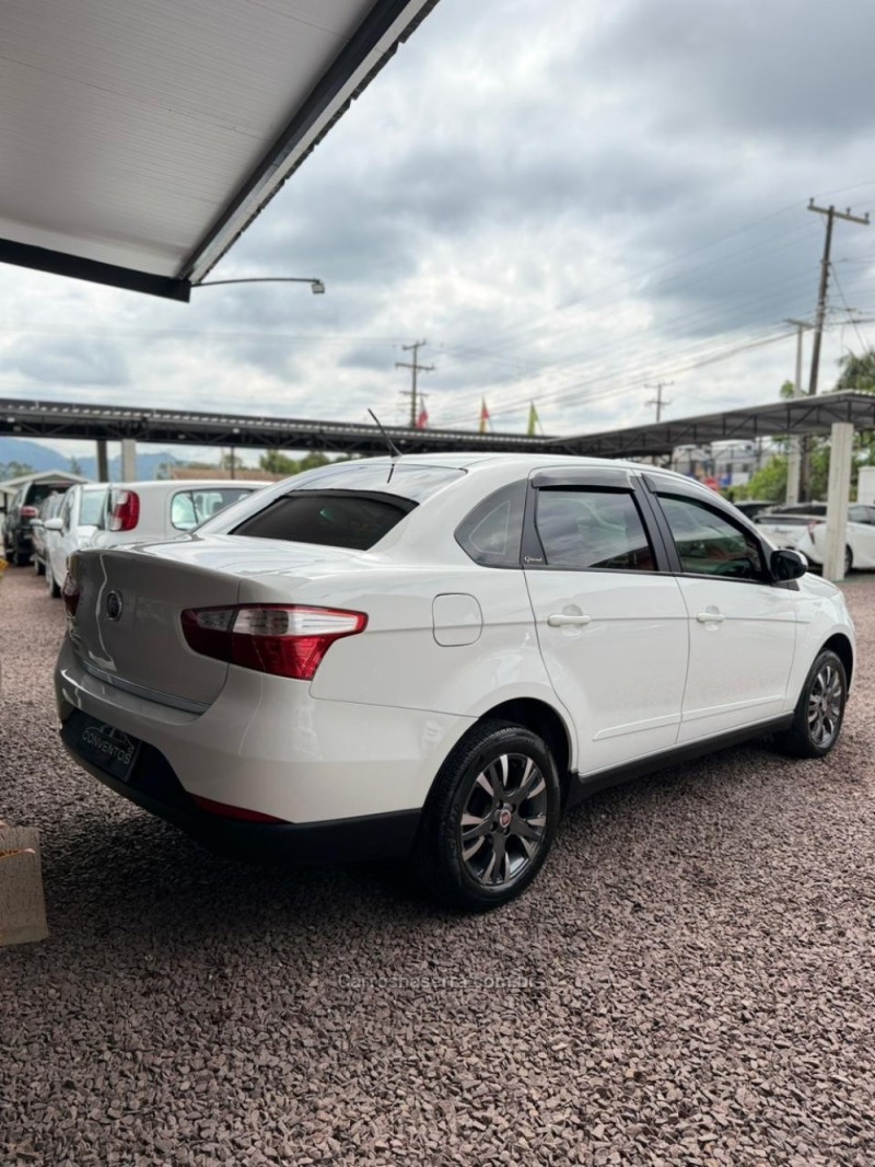 GRAND SIENA 1.4 MPI ATTRACTIVE 8V FLEX 4P MANUAL - 2015 - LAJEADO