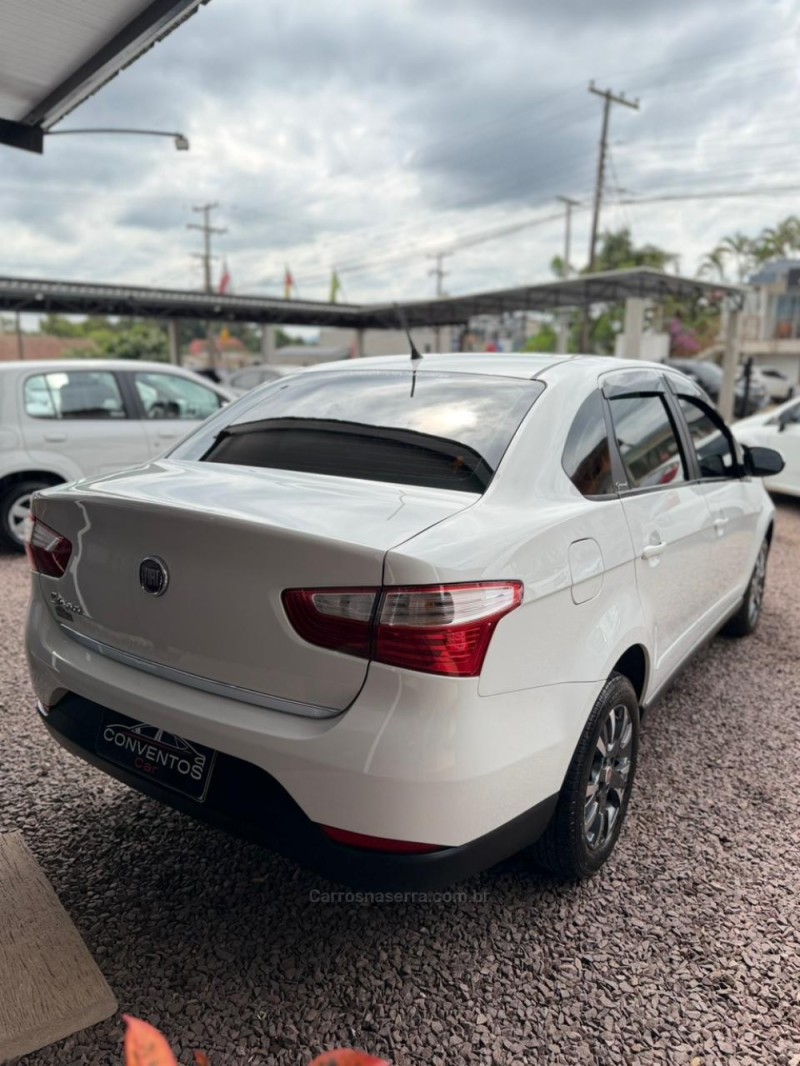 GRAND SIENA 1.4 MPI ATTRACTIVE 8V FLEX 4P MANUAL - 2015 - LAJEADO