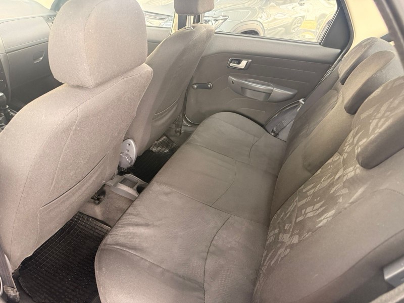 SIENA 1.0 MPI EL 8V FLEX 4P MANUAL - 2010 - CANELA