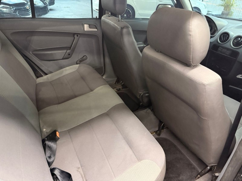 GOL 1.6 MI POWER 8V FLEX 4P MANUAL G.IV - 2006 - CANELA