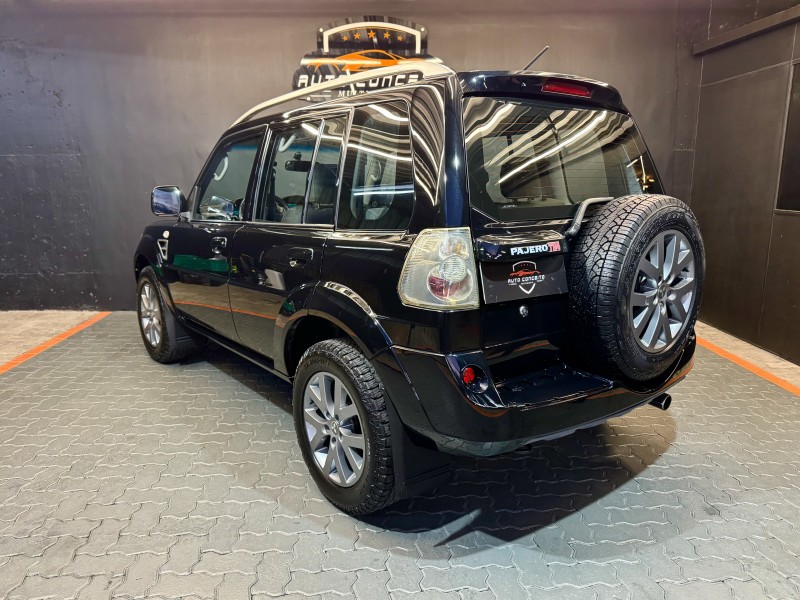 PAJERO TR4 2.0 4X2 16V 140CV FLEX 4P MANUAL - 2014 - CAXIAS DO SUL