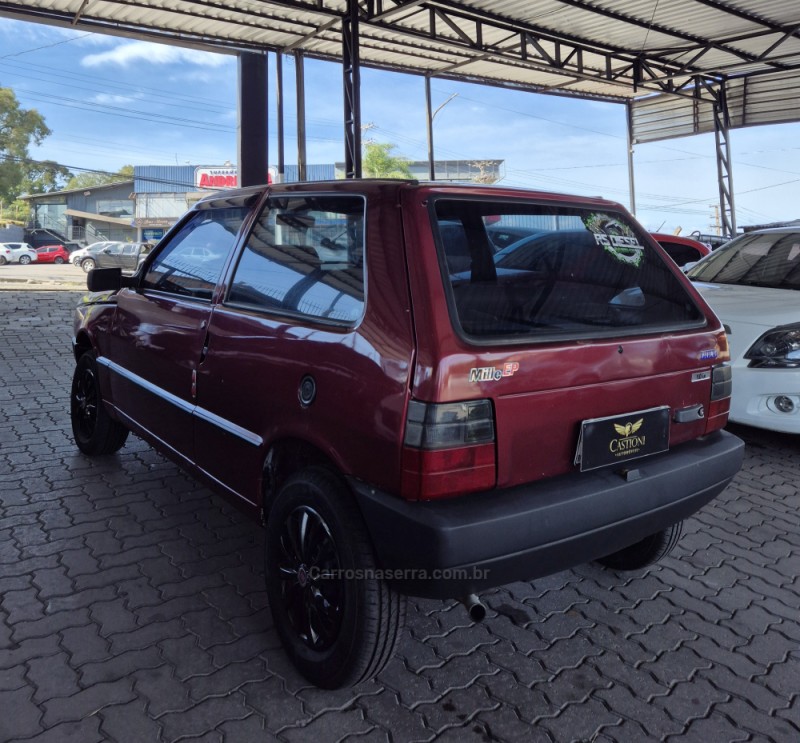 UNO 1.0 IE MILLE EP 8V GASOLINA 2P MANUAL - 2001 - CAXIAS DO SUL