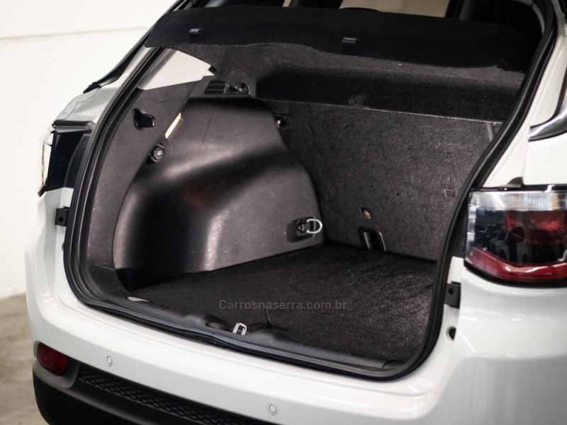 COMPASS 2.0 16V DIESEL LONGITUDE 4X4 AUTOMÁTICO - 2018 - CAXIAS DO SUL