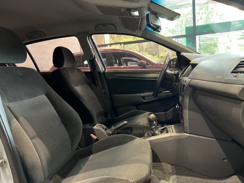 VECTRA 2.0 MPFI GT HATCH 8V FLEX 4P MANUAL - 2009 - CAXIAS DO SUL