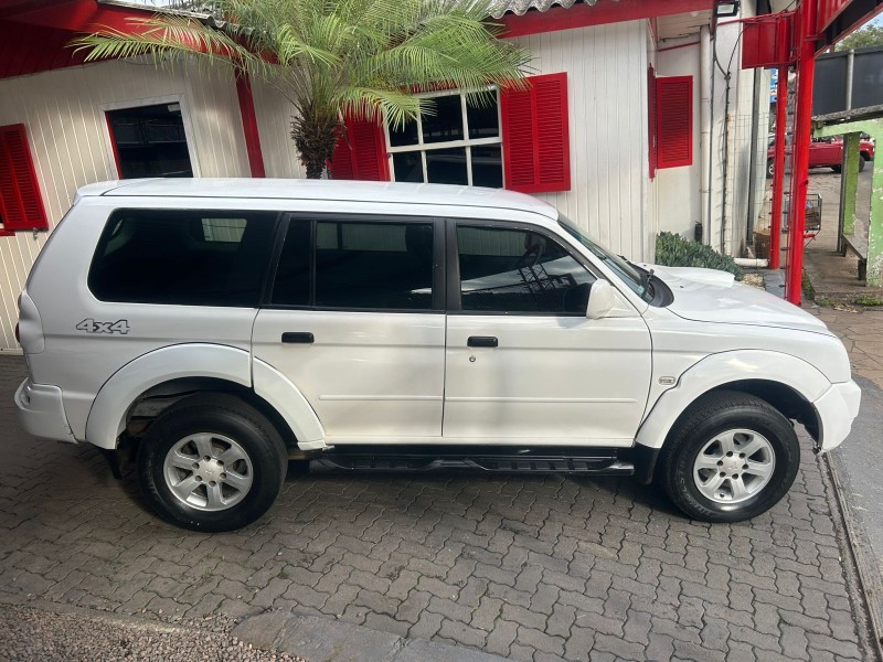 PAJERO SPORT 2.5 4X4 8V TURBO INTERCOOLER DIESEL 4P MANUAL - 2011 - TRêS COROAS