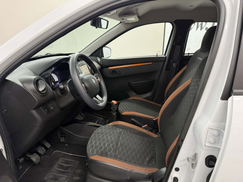 KWID 1.0 12V OUTSIDER FLEX 4P MANUAL - 2020 - PORTO ALEGRE