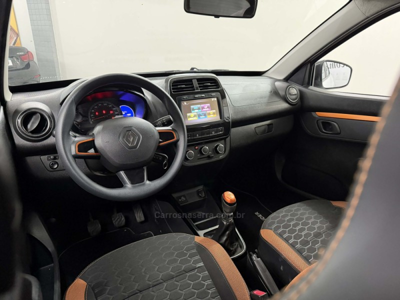 KWID 1.0 12V OUTSIDER FLEX 4P MANUAL - 2020 - PORTO ALEGRE