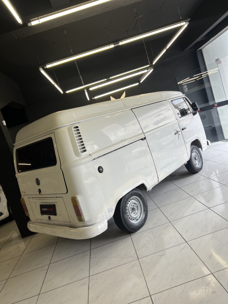 KOMBI 1.6 STD 8V GASOLINA 3P MANUAL - 2005 - CAXIAS DO SUL