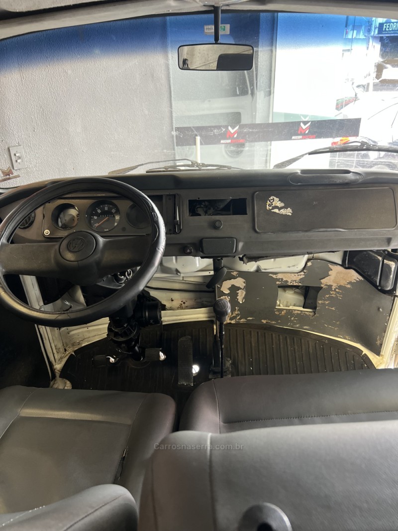 KOMBI 1.6 STD 8V GASOLINA 3P MANUAL - 2005 - CAXIAS DO SUL