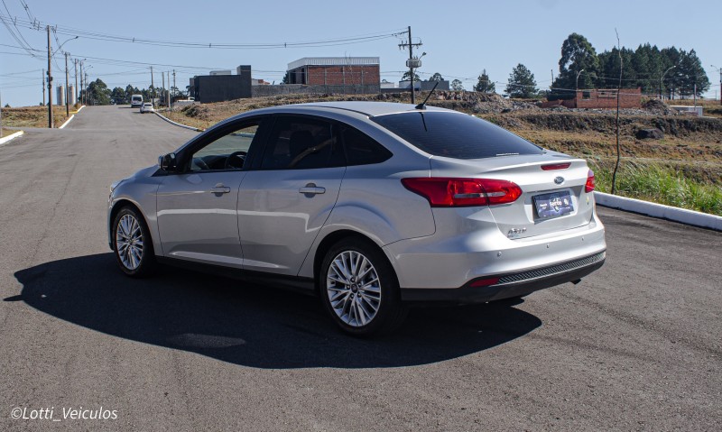 FOCUS 2.0 SE SEDAN 16V FLEX 4P AUTOMÁTICO - 2018 - FARROUPILHA