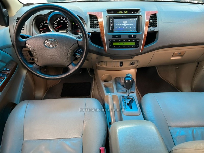 HILUX SW4 3.0 SRV 4X4 7 LUGARES 16V TURBO INTERCOOLER DIESEL 4P AUTOMÁTICO - 2009 - FELIZ