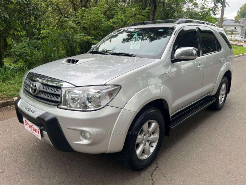 HILUX 3.0 SRV 4X4 CD 7 LUGARES 16V TURBO INTERCOOLER DIESEL 4P AUTOMÁTICO