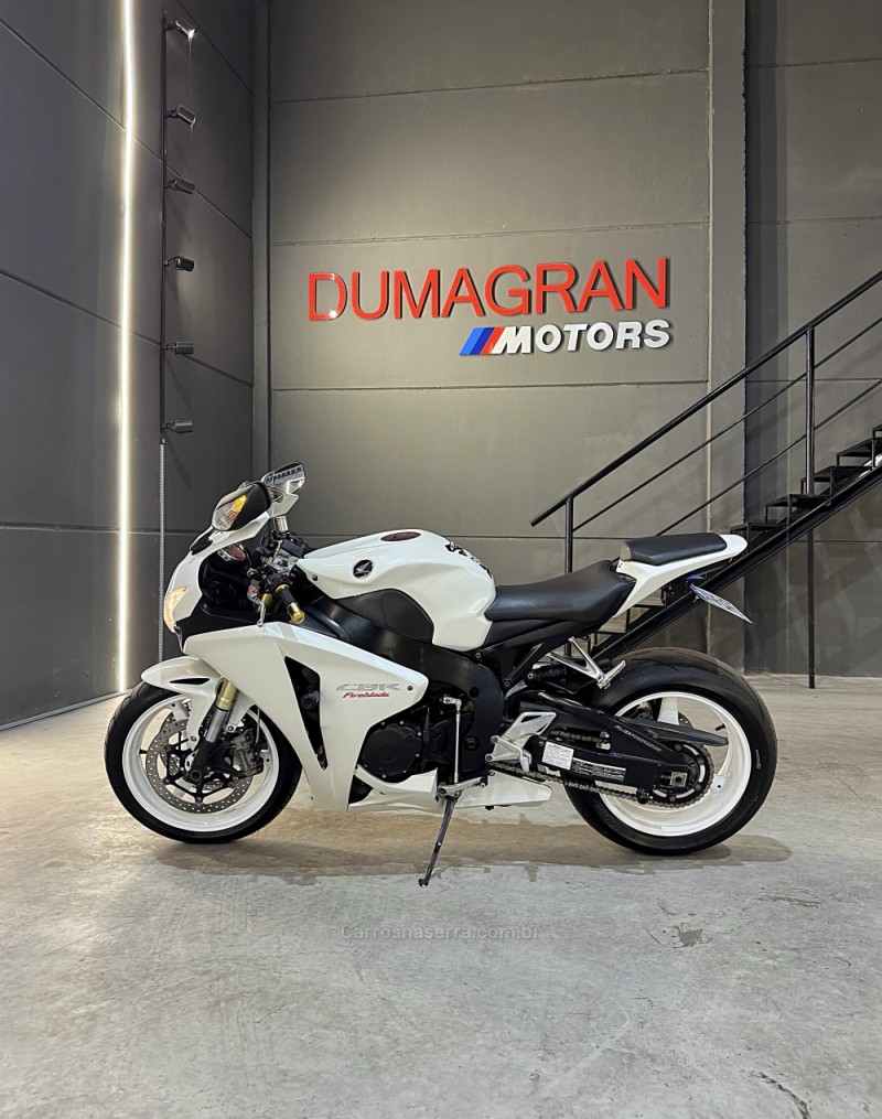 cbr 1000rr fireblade 2008 passo fundo