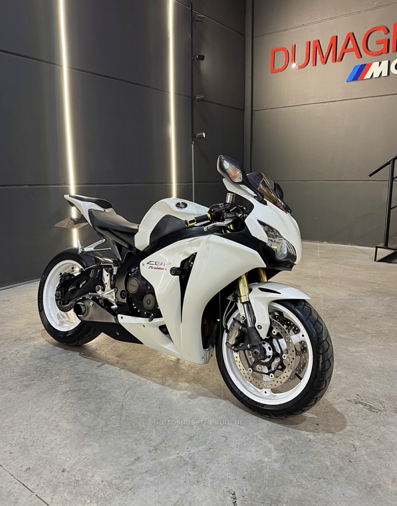CBR 1000RR FIREBLADE - 2008 - PASSO FUNDO