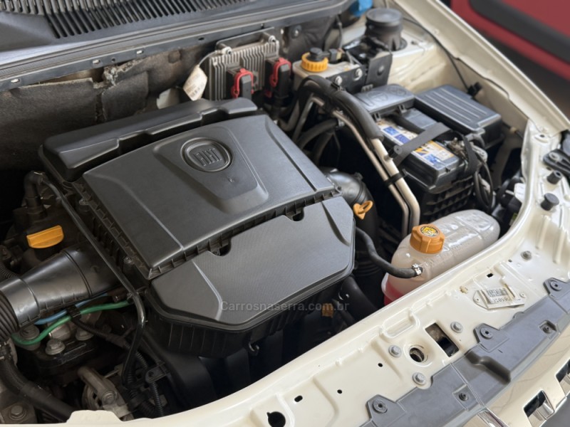 PALIO 1.8 MPI ADVENTURE WEEKEND 8V FLEX 4P MANUAL - 2015 - CARLOS BARBOSA