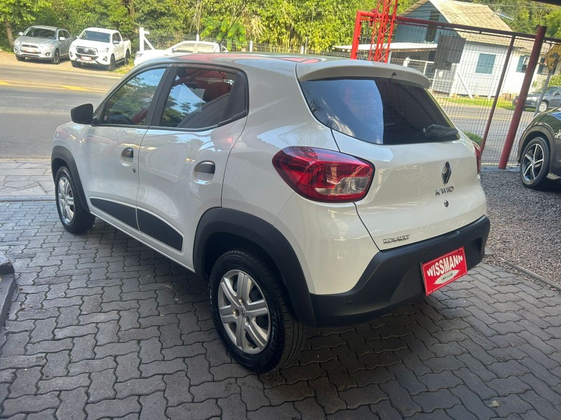 KWID 1.0 12V SCE FLEX LIFE MANUAL - 2020 - TRêS COROAS