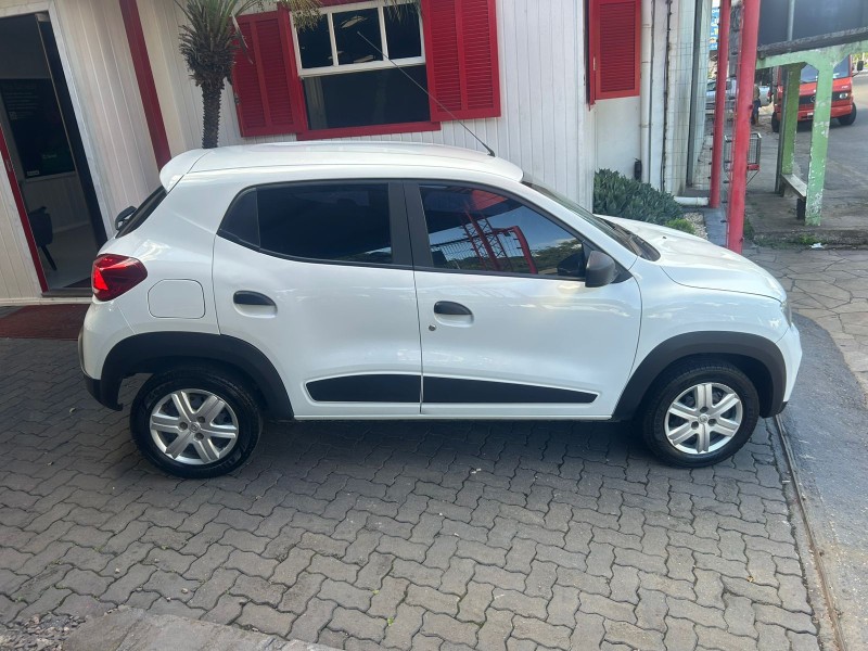 KWID 1.0 12V SCE FLEX LIFE MANUAL - 2020 - TRêS COROAS