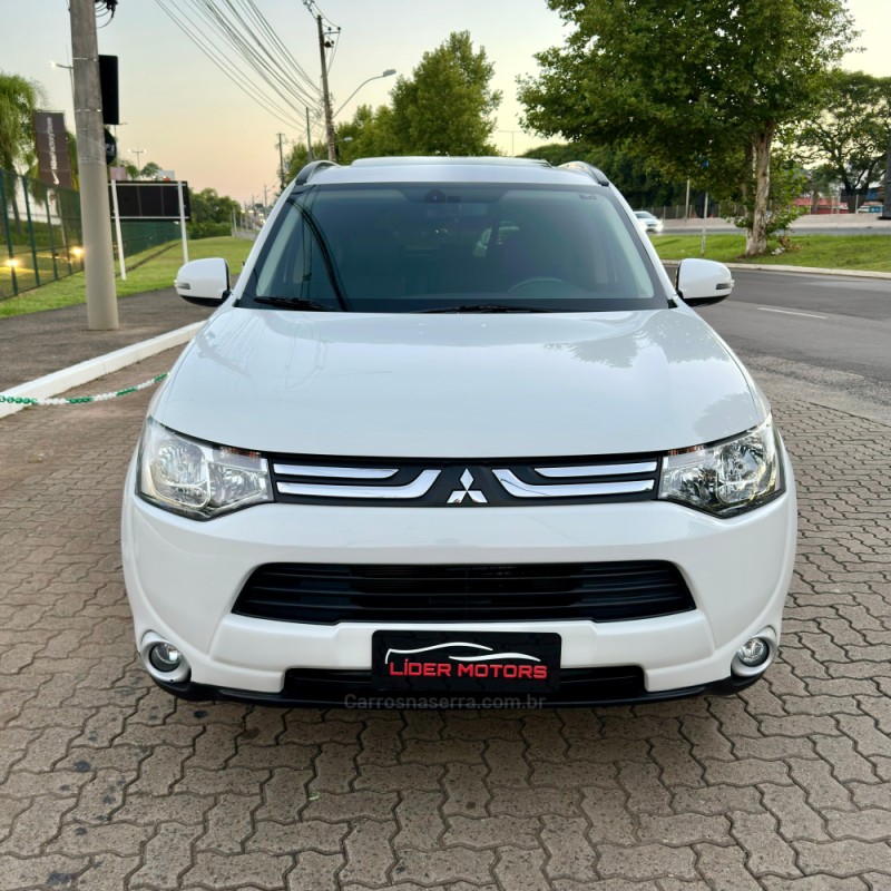 OUTLANDER 2.0 16V GASOLINA 4P AUTOMÁTICO - 2015 - ESTâNCIA VELHA