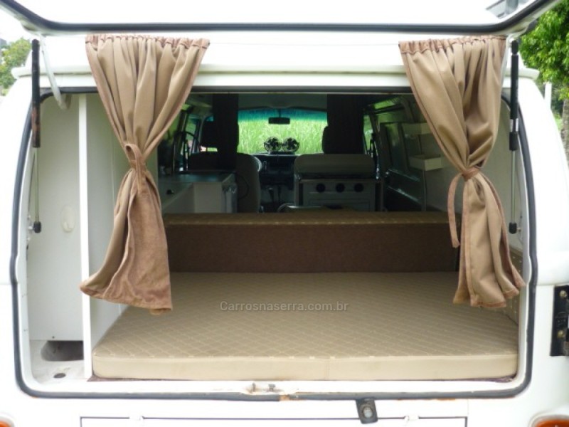 KOMBI 1.6 FURGÃO 8V GASOLINA 3P MANUAL - 2005 - ARROIO DO MEIO