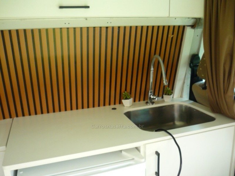 KOMBI 1.6 FURGÃO 8V GASOLINA 3P MANUAL - 2005 - ARROIO DO MEIO