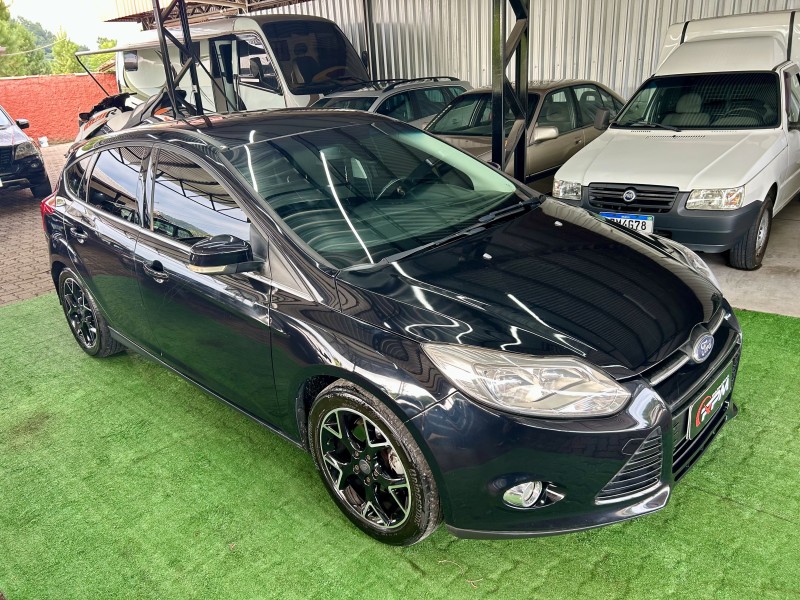 focus 2.0 titanium hatch 16v flex 4p automatico 2014 sao sebastiao do cai