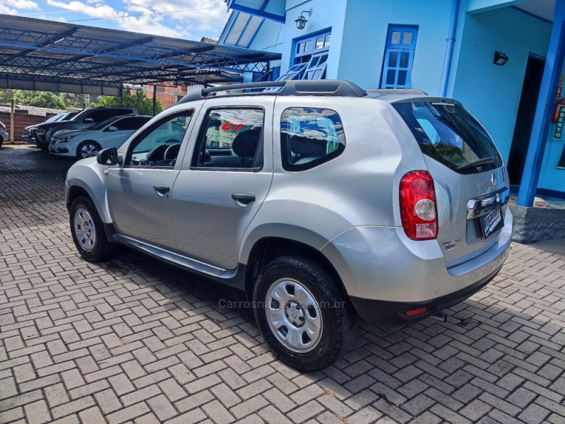 DUSTER 1.6 EXPRESSION 4X2 16V FLEX 4P MANUAL - 2015 - CANELA