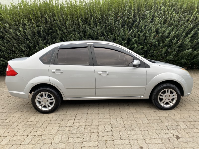 FIESTA 1.6 MPI CLASS SEDAN 8V FLEX 4P MANUAL - 2008 - CAXIAS DO SUL