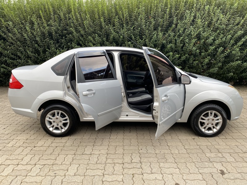 FIESTA 1.6 MPI CLASS SEDAN 8V FLEX 4P MANUAL - 2008 - CAXIAS DO SUL