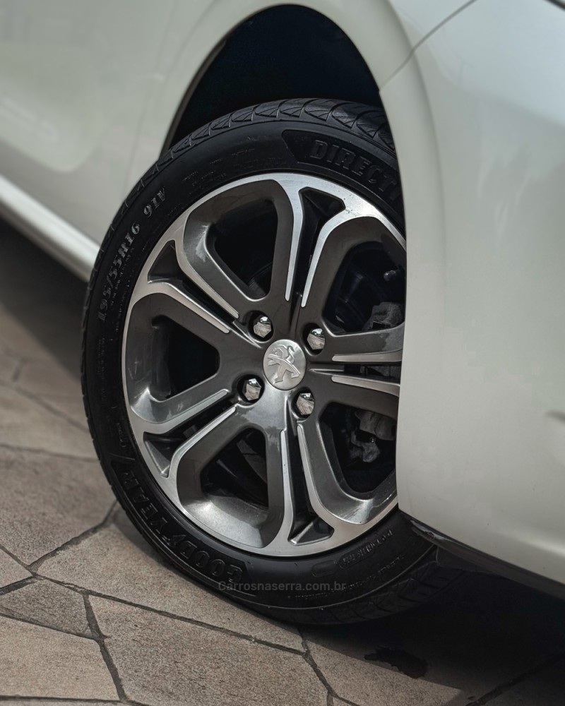 208 1.6 GRIFFE 16V FLEX 4P AUTOMÁTICO - 2016 - NOVO HAMBURGO