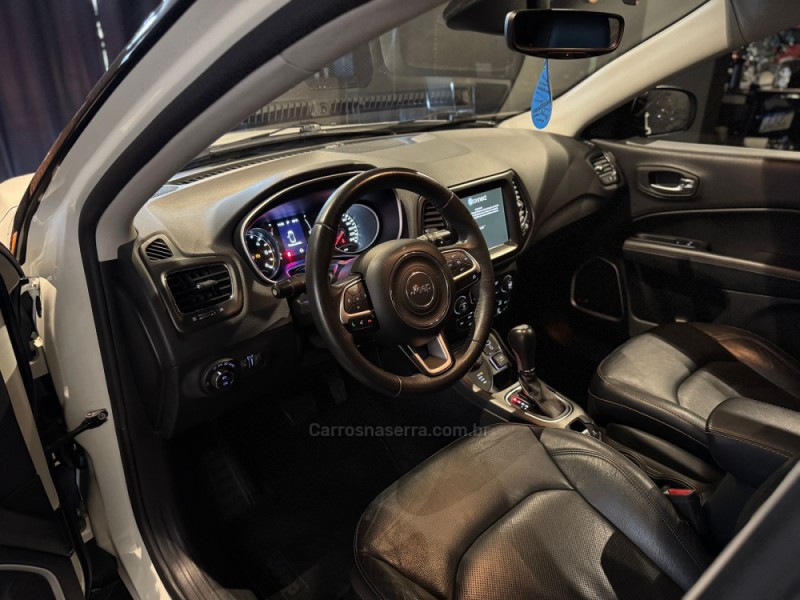 COMPASS 2.0 16V DIESEL LONGITUDE 4X4 AUTOMÁTICO - 2017 - FARROUPILHA