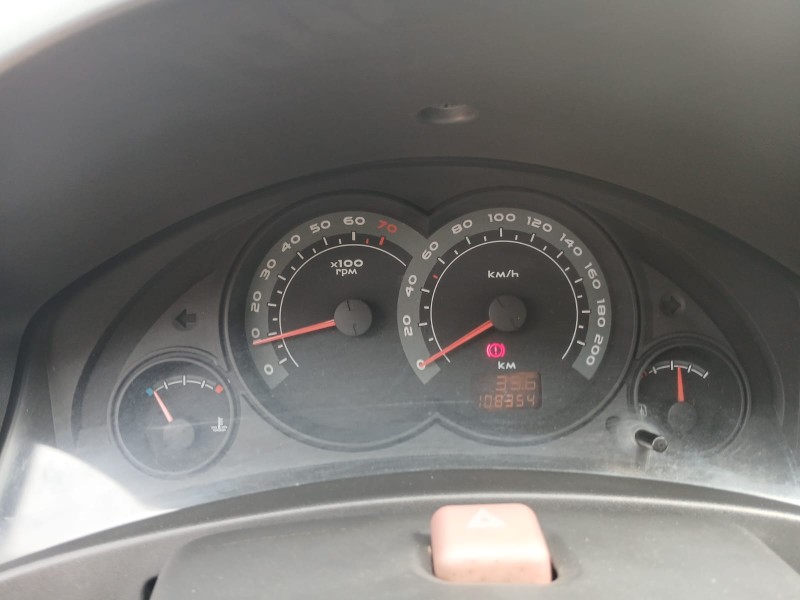 CELTA 1.0 MPFI SPIRIT 8V FLEX 4P MANUAL - 2010 - FARROUPILHA