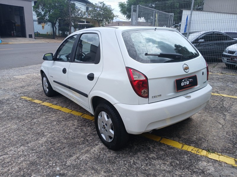 CELTA 1.0 MPFI SPIRIT 8V FLEX 4P MANUAL - 2010 - FARROUPILHA