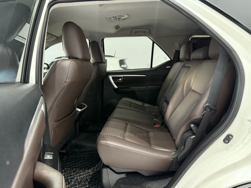 HILUX SW4 2.8 SRX 4X4 7 LUGARES 16V TURBO INTERCOOLER DIESEL 4P AUTOMÁTICO - 2018 - ERECHIM